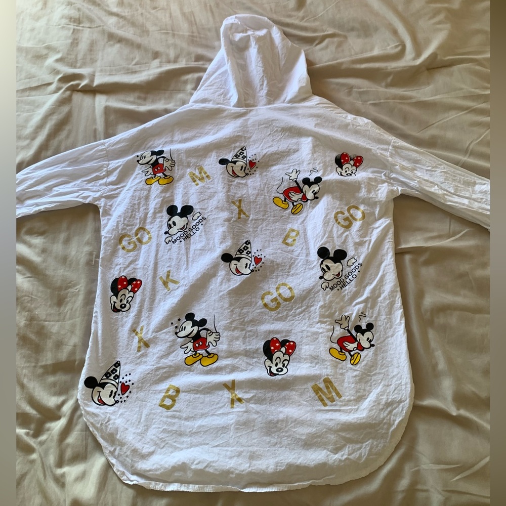Mickey Mouse Dress Shirt with Hood:
• Size: Medium/Large